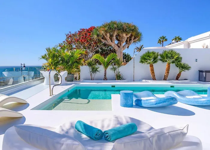 Ocean People By Villa Puerto del Carmen (Lanzarote)